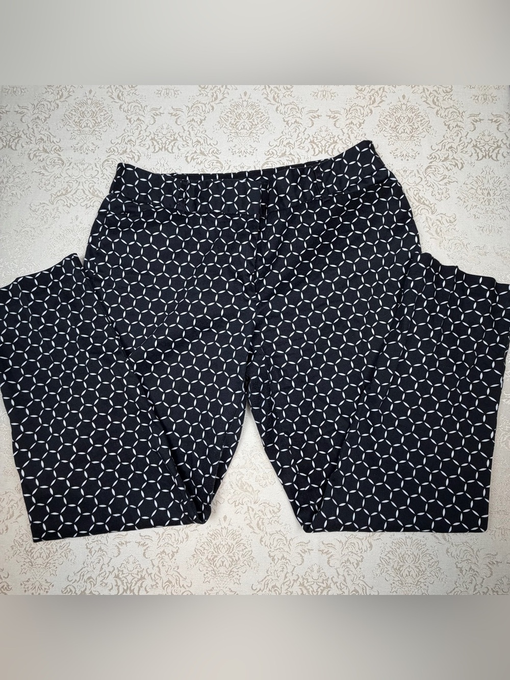 Counterparts Black and White Circular-Print Ankle Pants 10